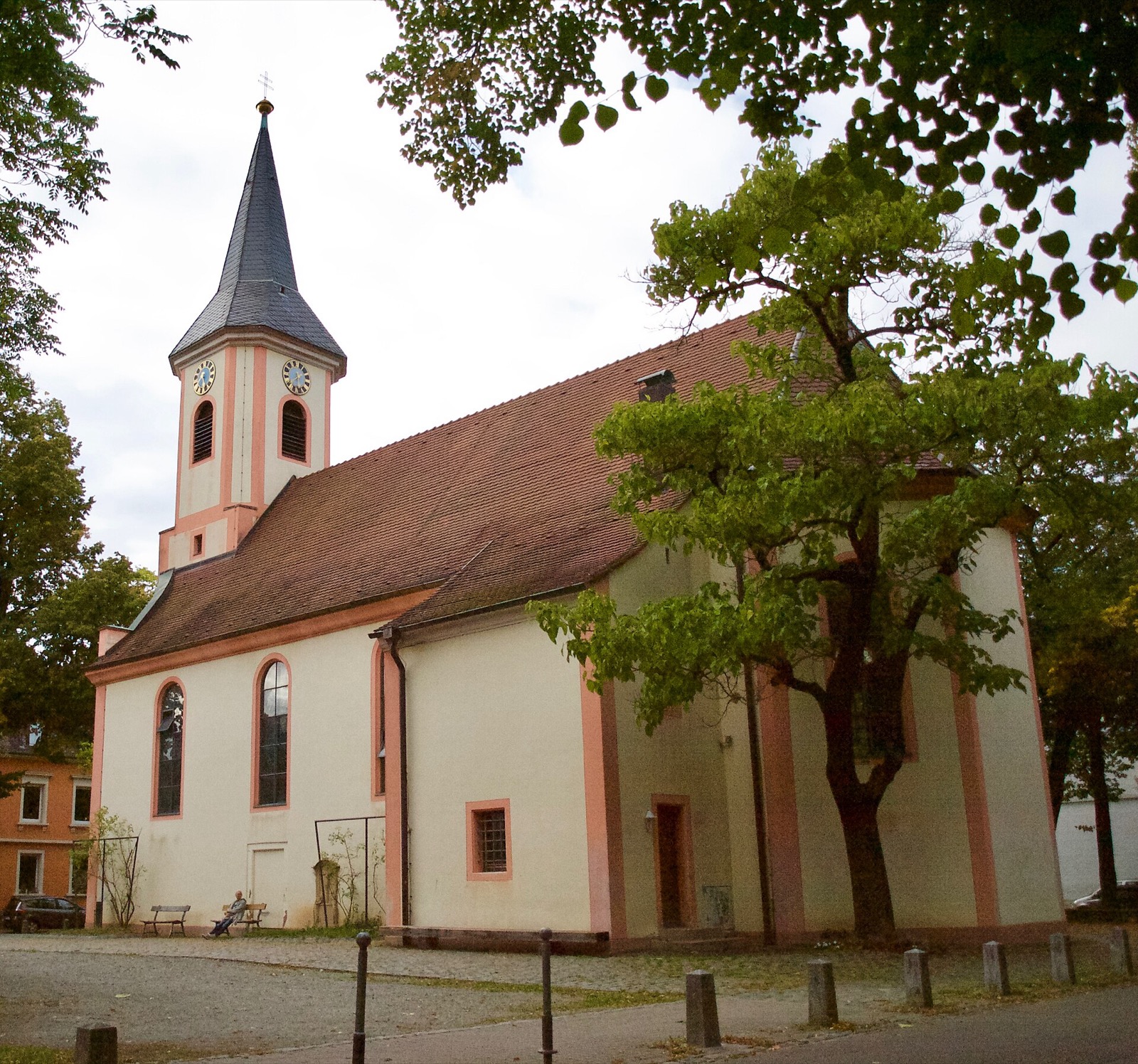 Annakirchle (St. Cyriak und Perpetua) am Annaplatz Freiburg — spätbarockes Kirchlein von 1756